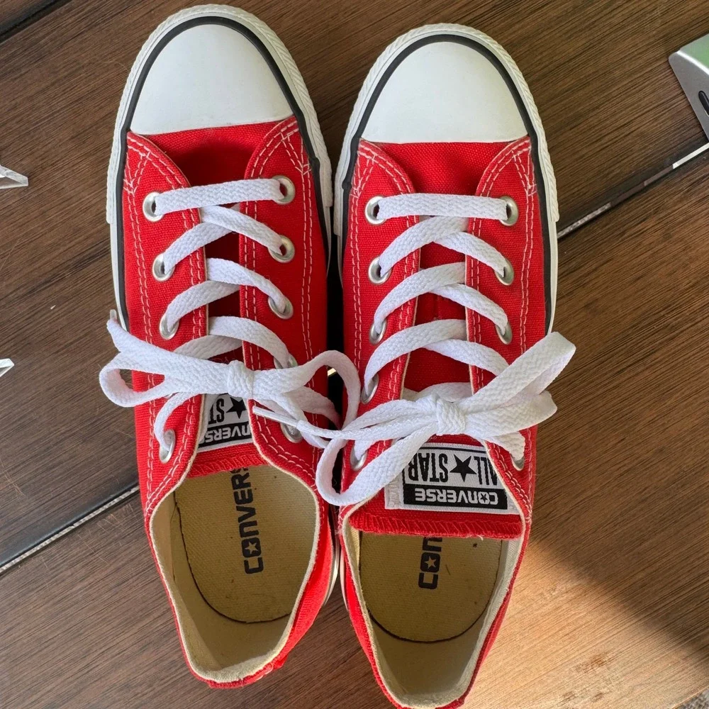 Converse Chuck Taylor All Star Low Top Red Canvas Sneakers M9696 Boys 4 Womens 6